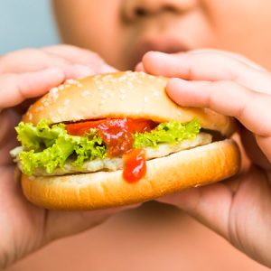 Como driblar a obesidade infantil
