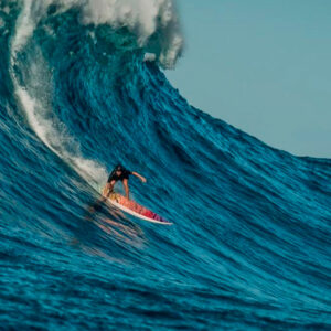Raquel Heckert pronta para os maiores eventos de ondas grandes do Havaí
